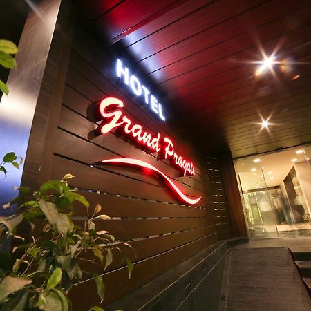 Hotel Grand Pragati Surat Eksteriør bilde