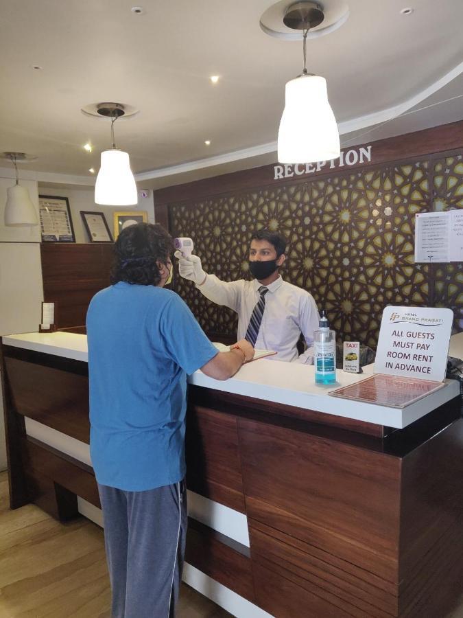 Hotel Grand Pragati Surat Eksteriør bilde