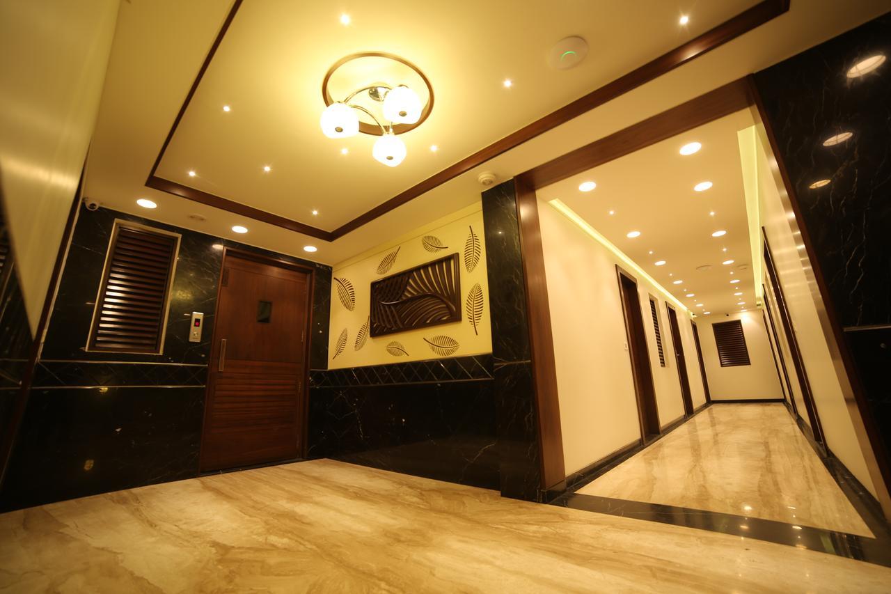 Hotel Grand Pragati Surat Eksteriør bilde