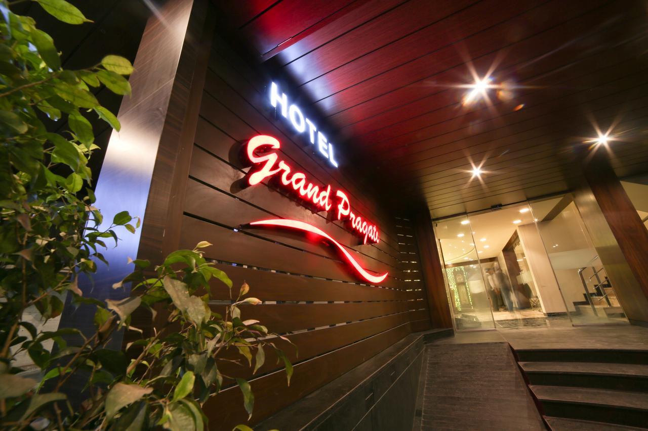 Hotel Grand Pragati Surat Eksteriør bilde